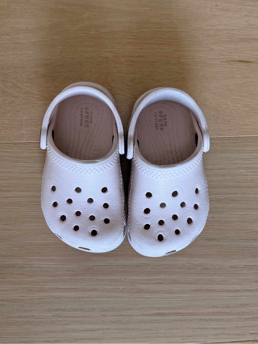 Light pink Crocs Kids Classic Crocs C6